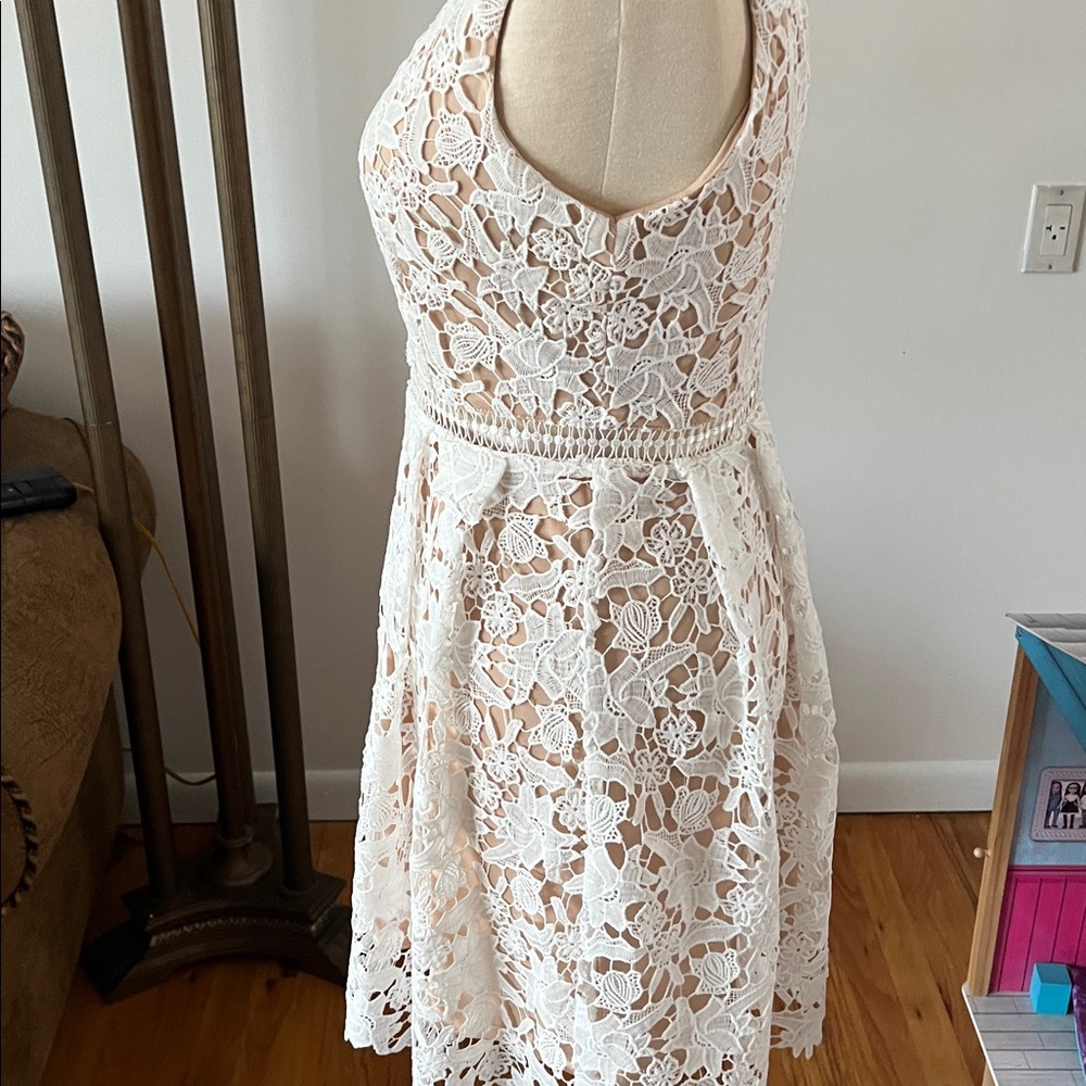 Alya White Lace Mini Dress NWOT - Picture 5 of 7